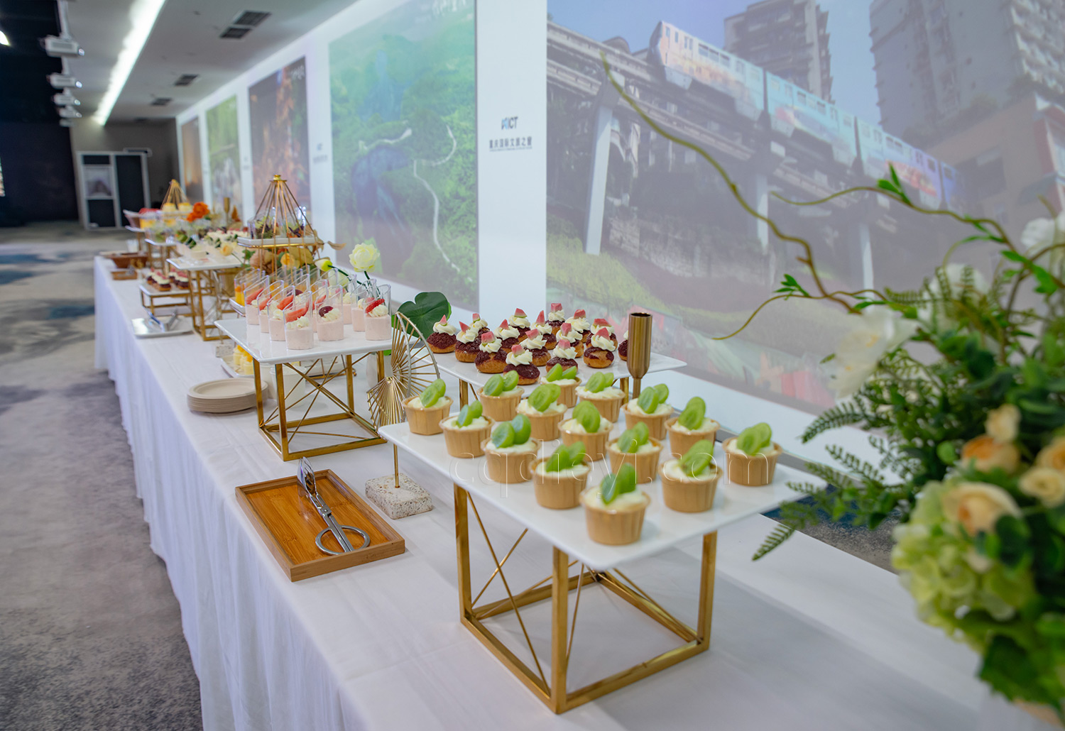 选择靠谱的重庆冷餐会酒会公司方法